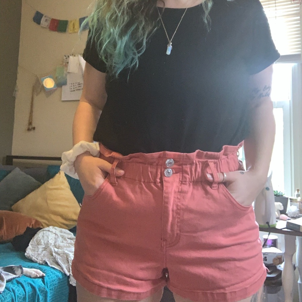 Coral stretch shorts